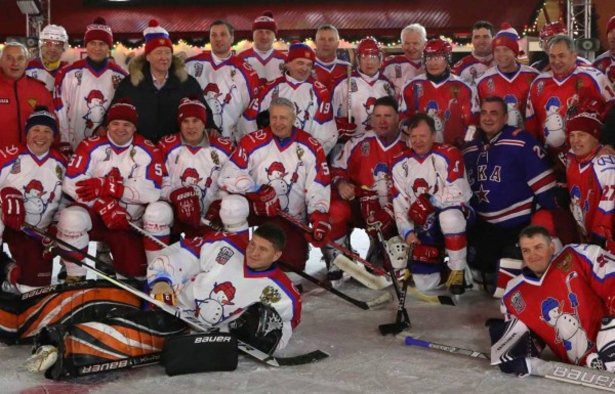 El talento oculto de Vladimir Putin: Juega hockey sobre hielo y queda como máximo goleador