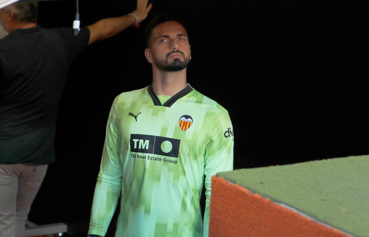 ¿Regresa Keylor Navas? Los posibles sustitutos de Courtois en el Real Madrid: el portero que está libre y levanta la mano