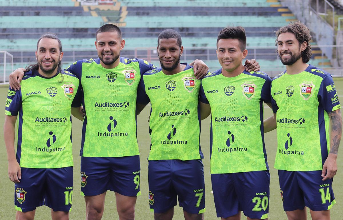 Triste adiós: ¿Por qué en el fútbol de El Salvador desafiliaron al Santa Tecla, campeón de liga, donde figuró 'Loco' Abreu?