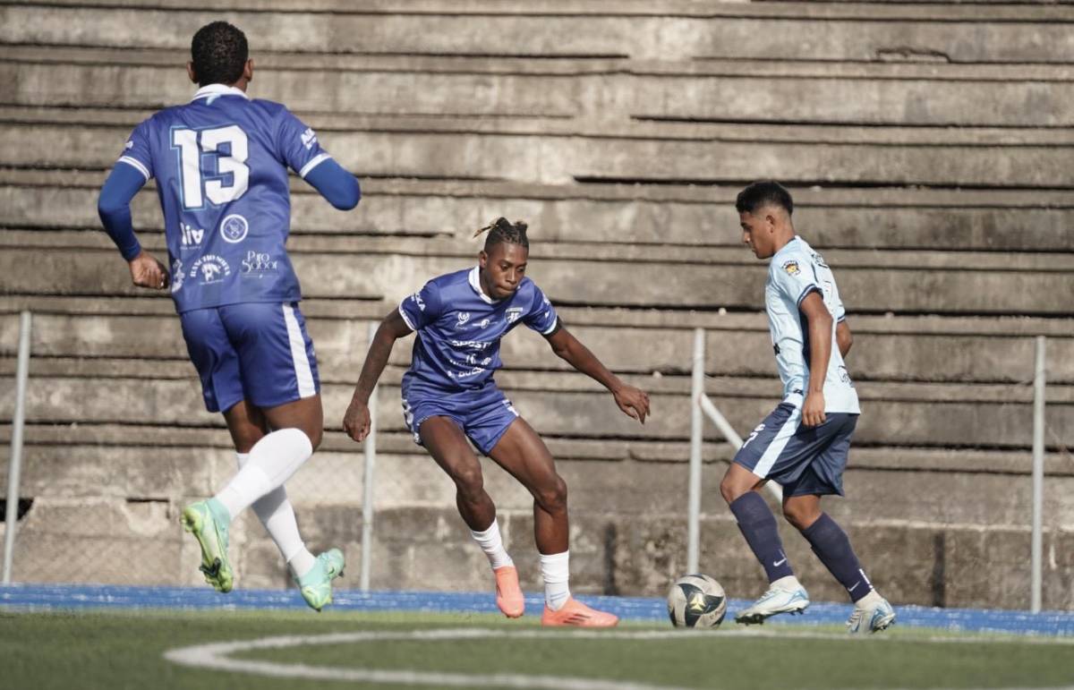 Alberth Elis se despacha un doblete en regreso a las canchas en amistoso frente a la Policía Nacional de Honduras