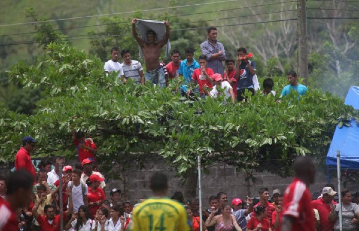 Las raras cosas que solo se ven en los estadios de fútbol en Honduras