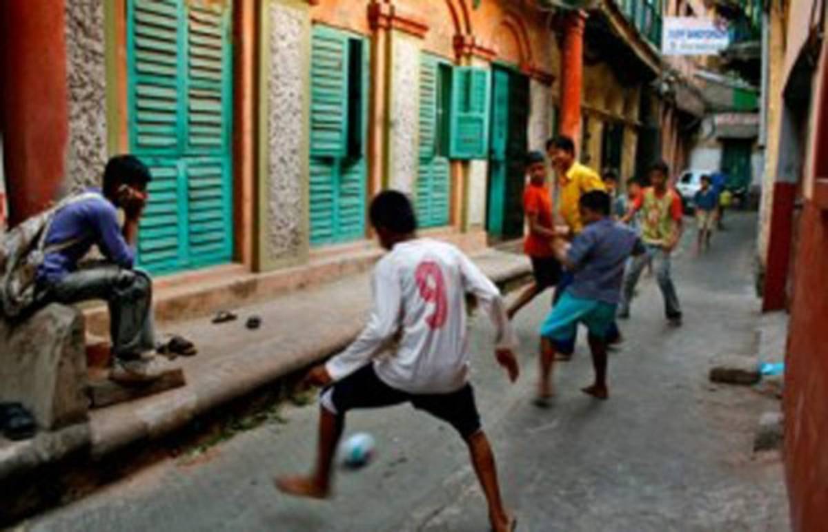 Las 21 reglas del fútbol callejero que nadie olvida