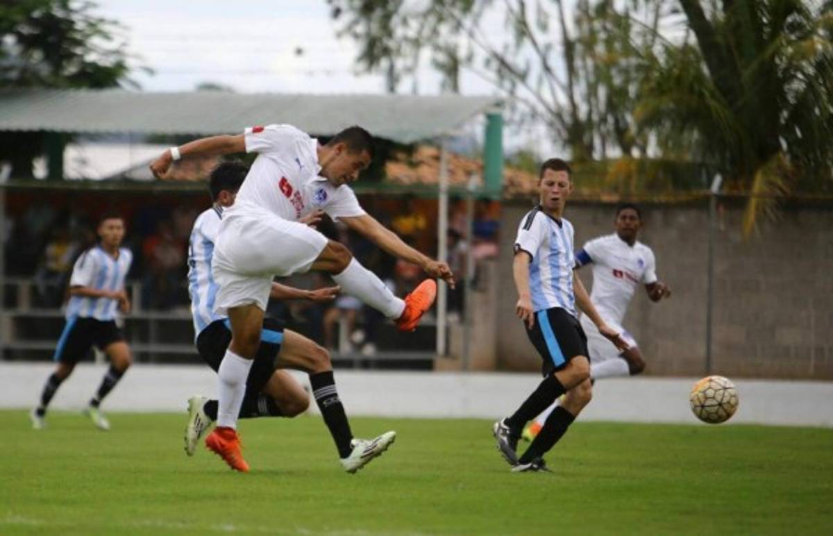 ¡Una locura! Las imágenes que dejó el amistoso de Olimpia en Cantarranas