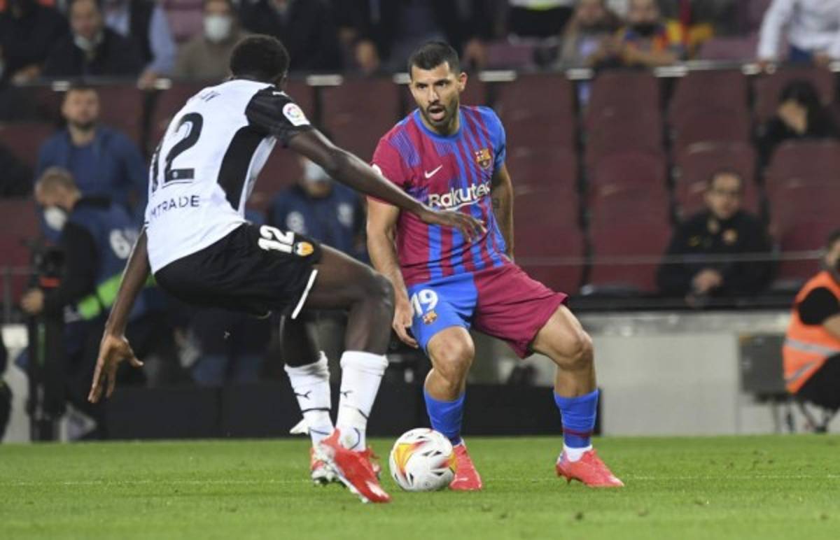 Suspenso: Kun Agüero podría retirarse del fútbol por su salud, esto informan en España y lo que dice el crack