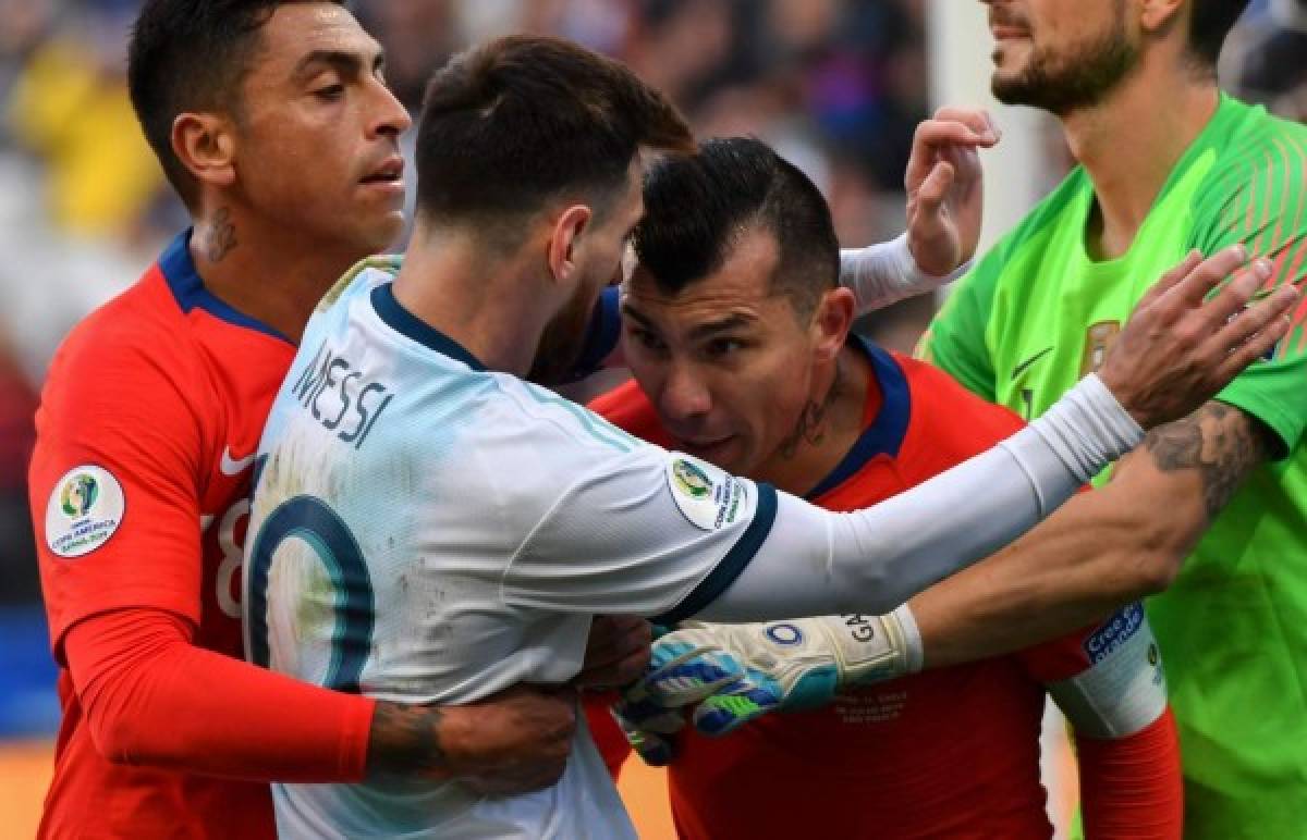 Fotos: Messi y Medel provocan fuerte pelea en el Argentina-Chile de la Copa América