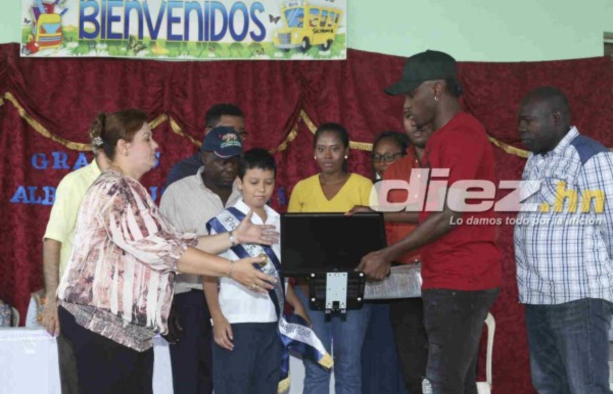 FOTOS: Así fue la visita de Alberth Elis en escuela de Chamelecón