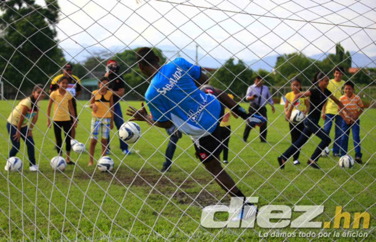 Aldea SOS visita al Real España.