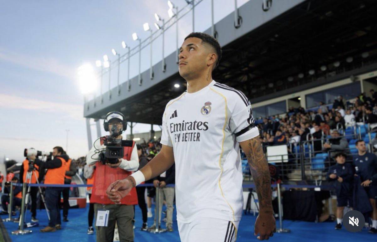 Barcelona concreta 2 fichajes, salida en Real Madrid y giro con Dibu Martínez