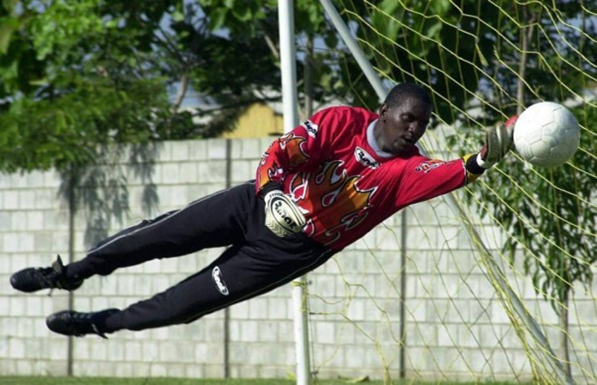 El 11 ideal de 'Tyson' Núñez de la Selección de Honduras con jugadores con los que compartió