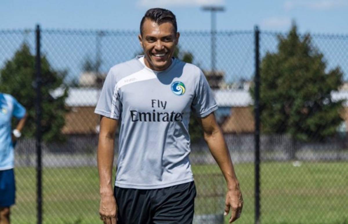 Increíble: 15 grandes futbolistas que creías retirados... ¡y uno tiene más de 50 años!