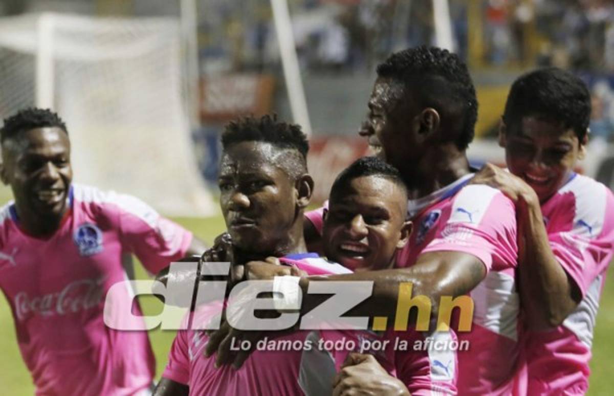 Las imágenes que no viste en televisión del Real España-Olimpia