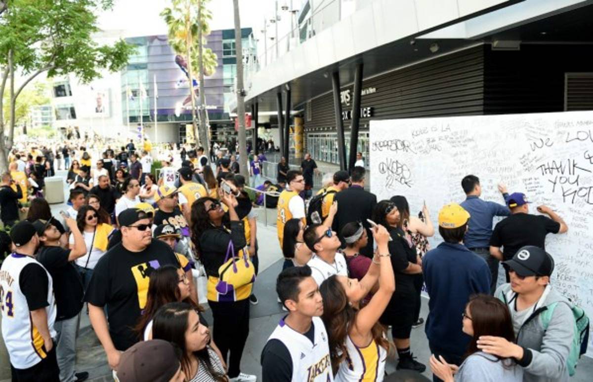 Así está el ambiente en el partido de despedida de Kobe Bryant
