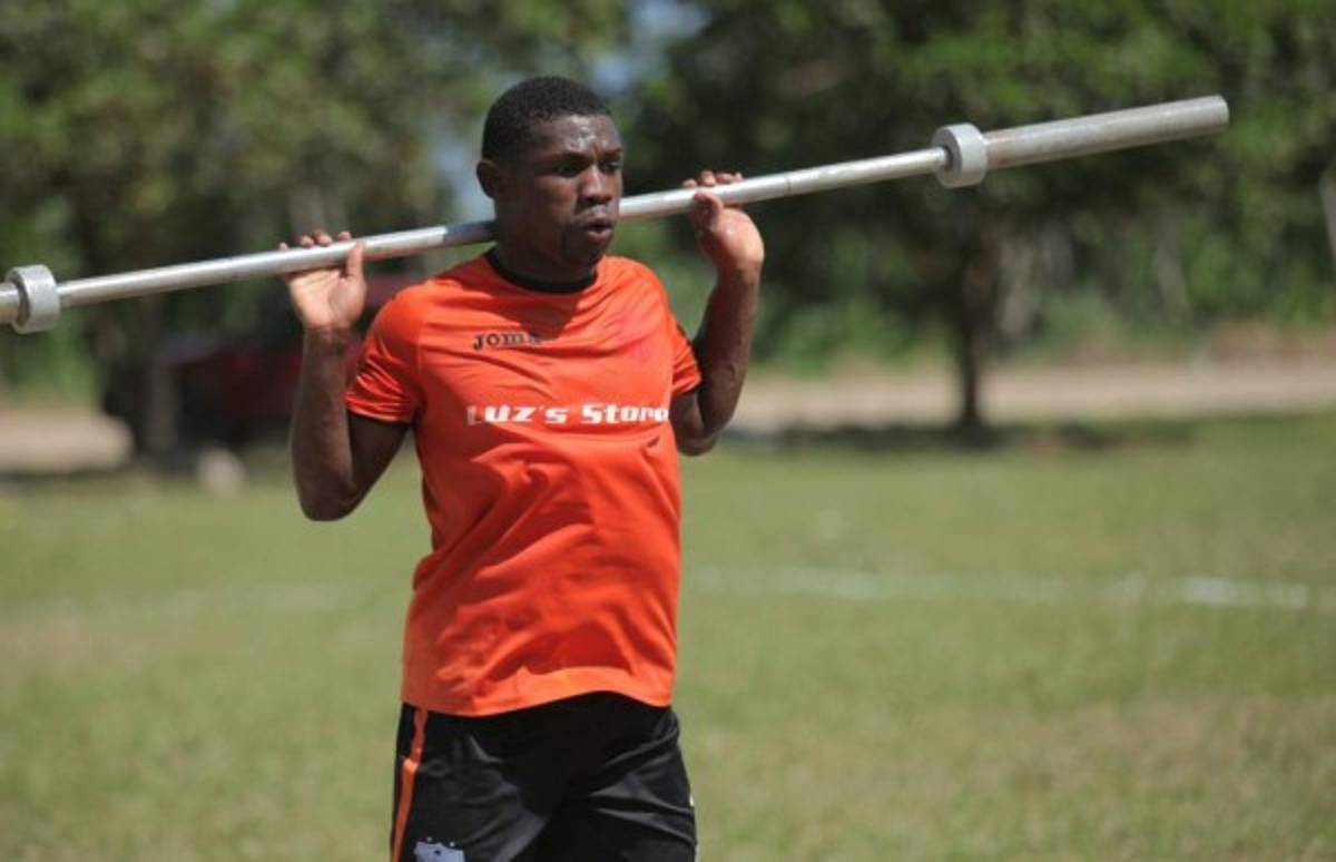 MERCADO: Cruz Azul preguntó por hondureño y Platense se rearma