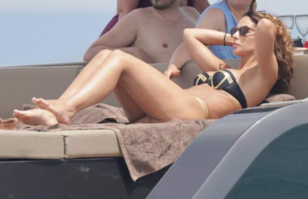 Fotos: exjugador del Real Madrid pasa increíbles vacaciones con su hermosa esposa en Ibiza