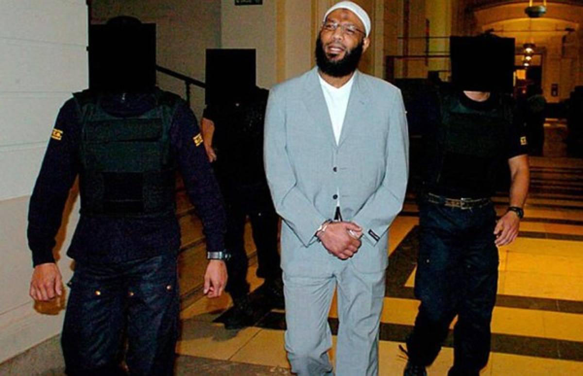 Los futbolistas en el mundo que han sido condenados a prisión