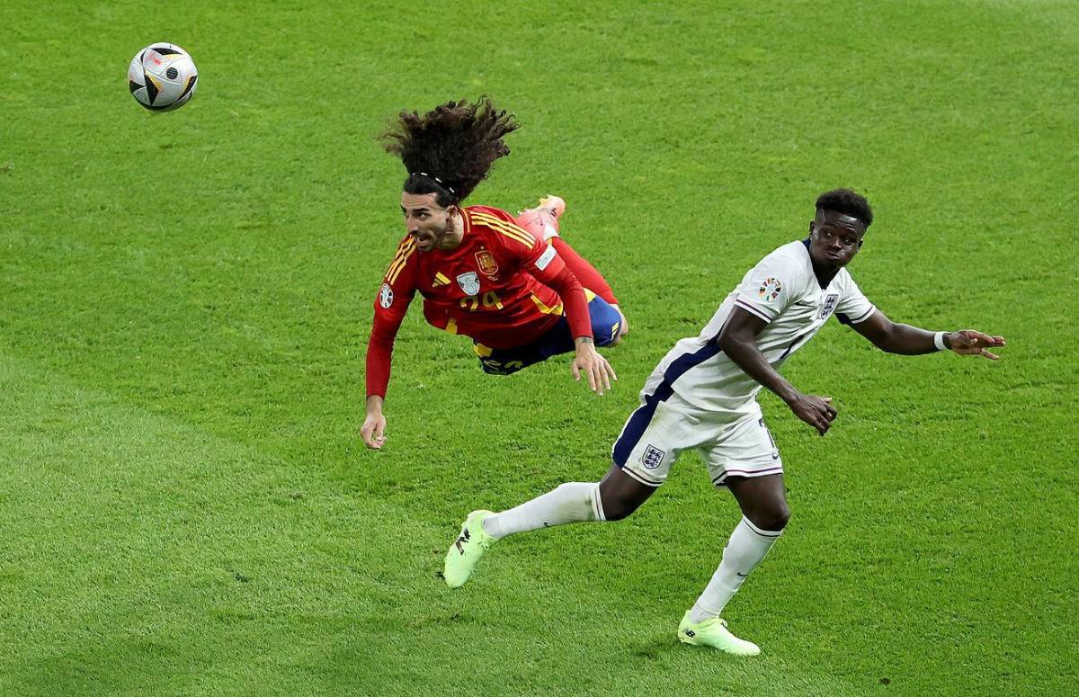 Cucurella cumplió su promesa tras ganar la Eurocopa con España y todos hablan de lo mismo: los memes no perdonan