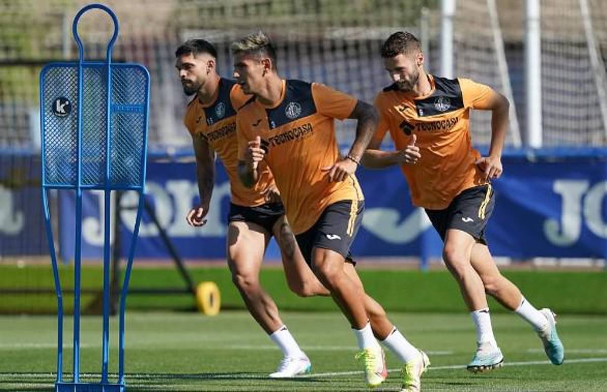 Así fue el primer entrenamiento del “Choco” Lozano con el Getafe y se conoce ya el nuevo número que usará en España