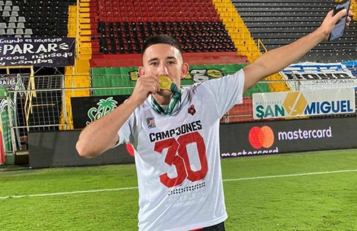 Fichajes: Alajuelense da noticias sobre Alex López y se define si 'Gullit' Peña jugará en Nicaragua