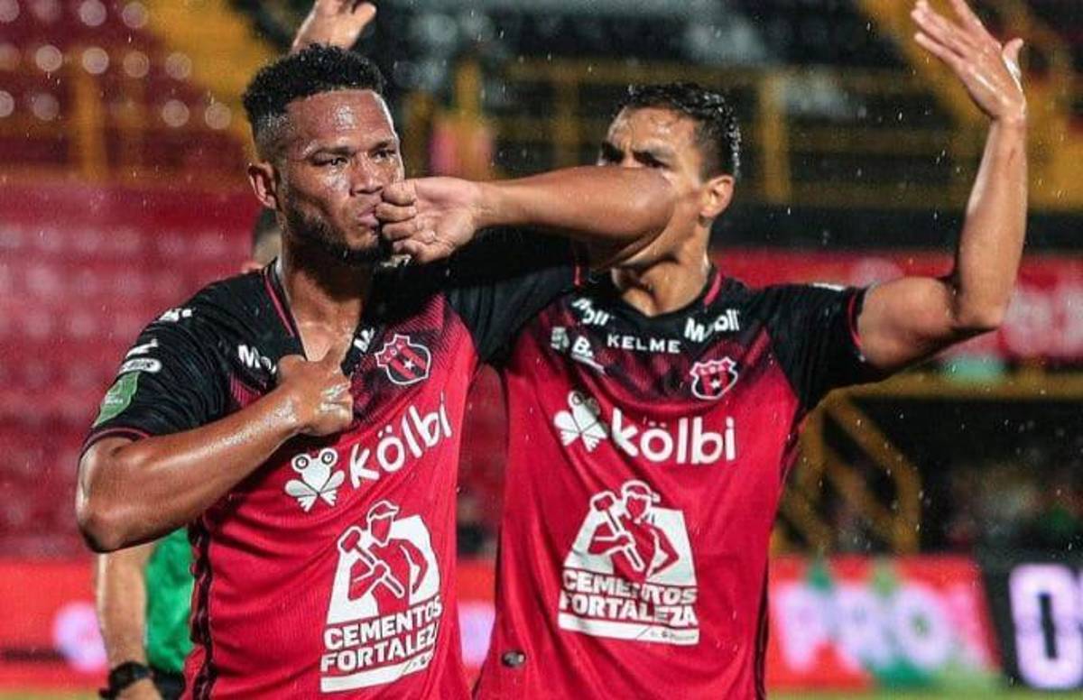 ¡Un mediocampo para tenerle miedo! El explosivo once titular de Alajuelense vs Olimpia en la final de Liga Concacaf