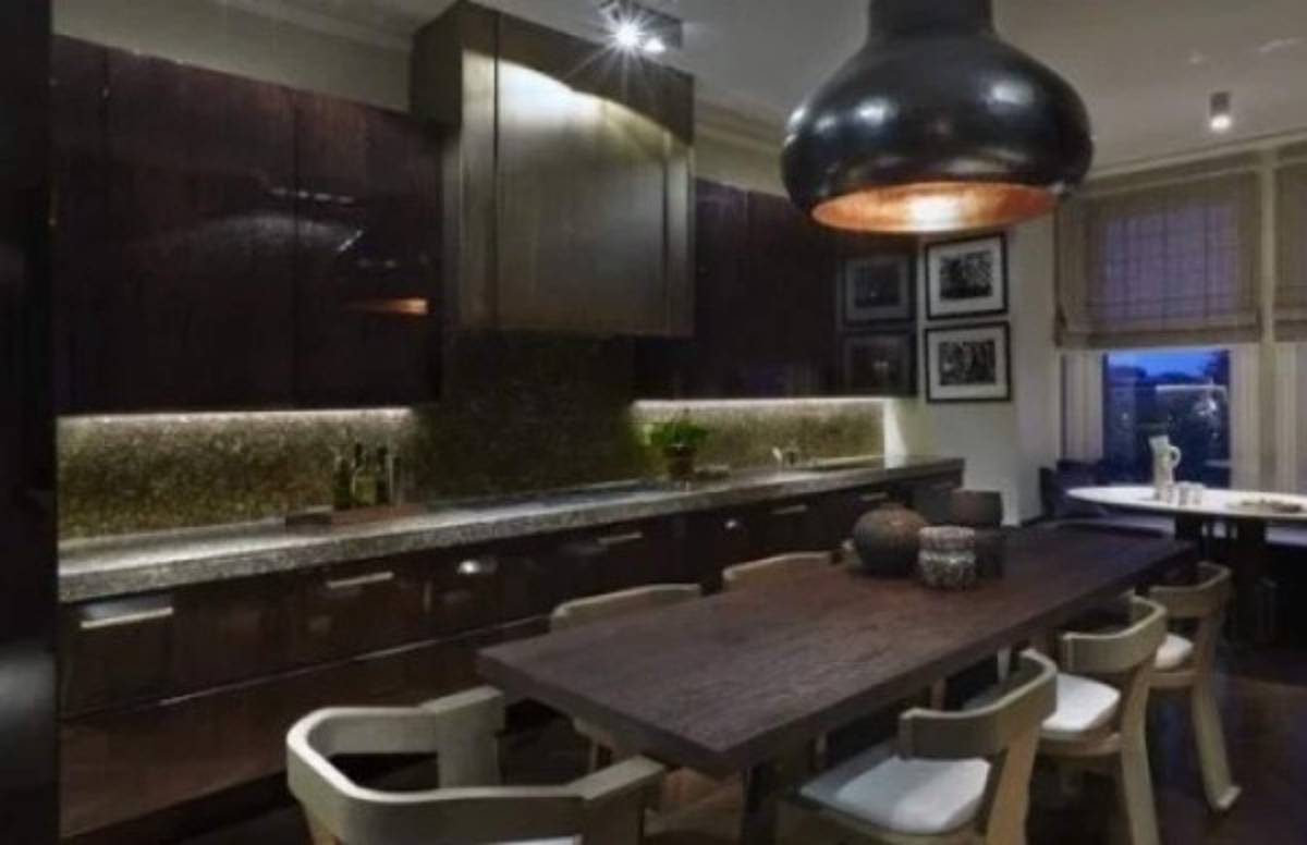 Se retiró hace ocho años: El imperio inmobiliario y el negocio de muebles de lujo de Sol Campbell