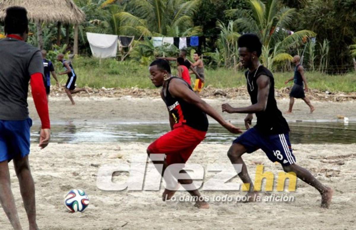 Marvin Chávez disfruta de sus vacaciones en su natal Sambo Creek