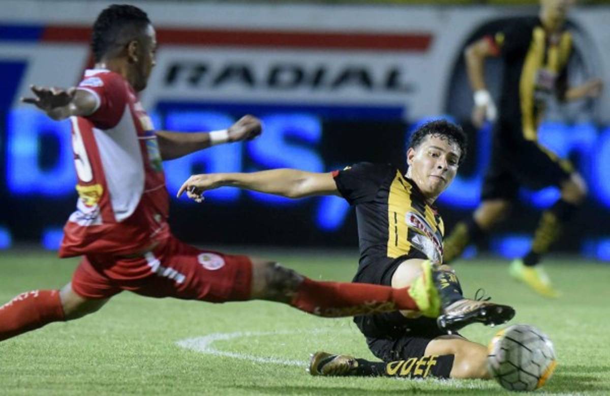 FOTOS: Semifinales de patadas, gritos, insultos y golpes en Honduras