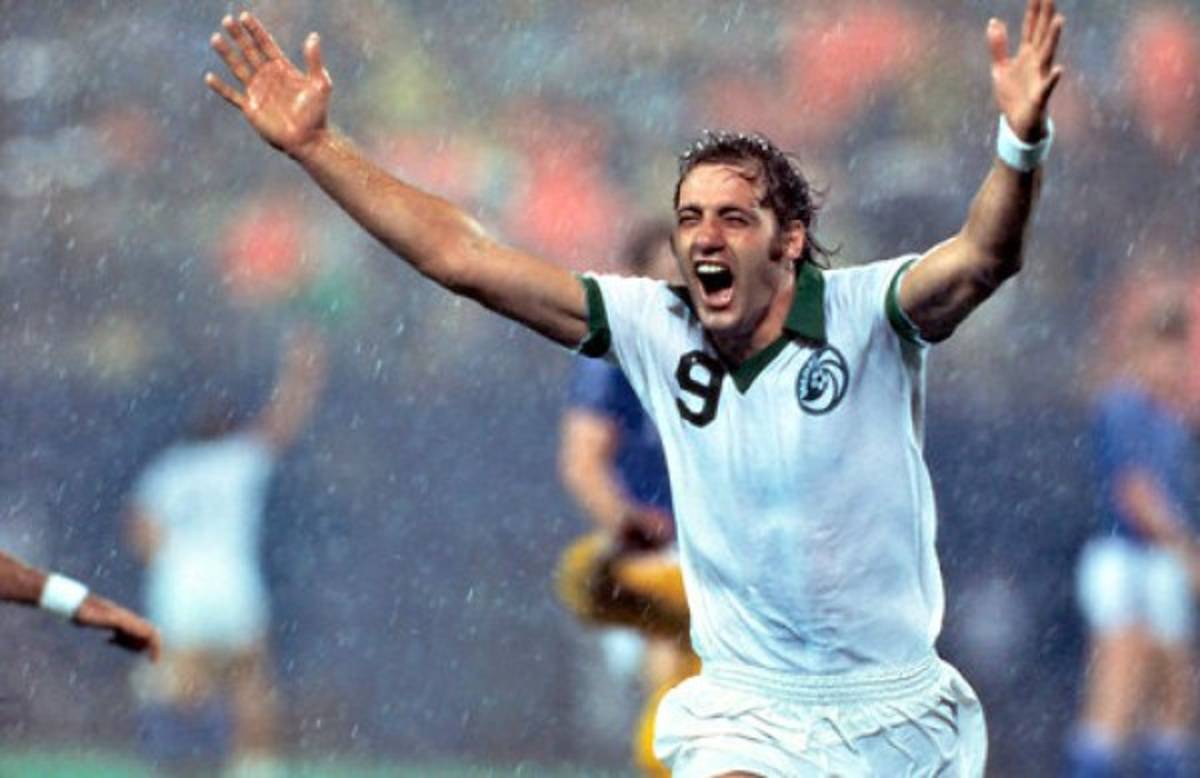 'Mágico' González de los 22 futbolistas más fascinantes según libro argentino