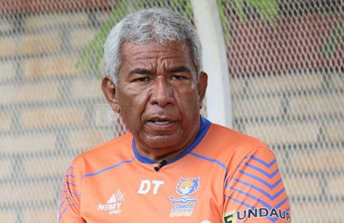 ¡No puede caminar! La enfermedad que sufre Héctor Castellón, DT de Lobos: “No me encuentro bien de salud”