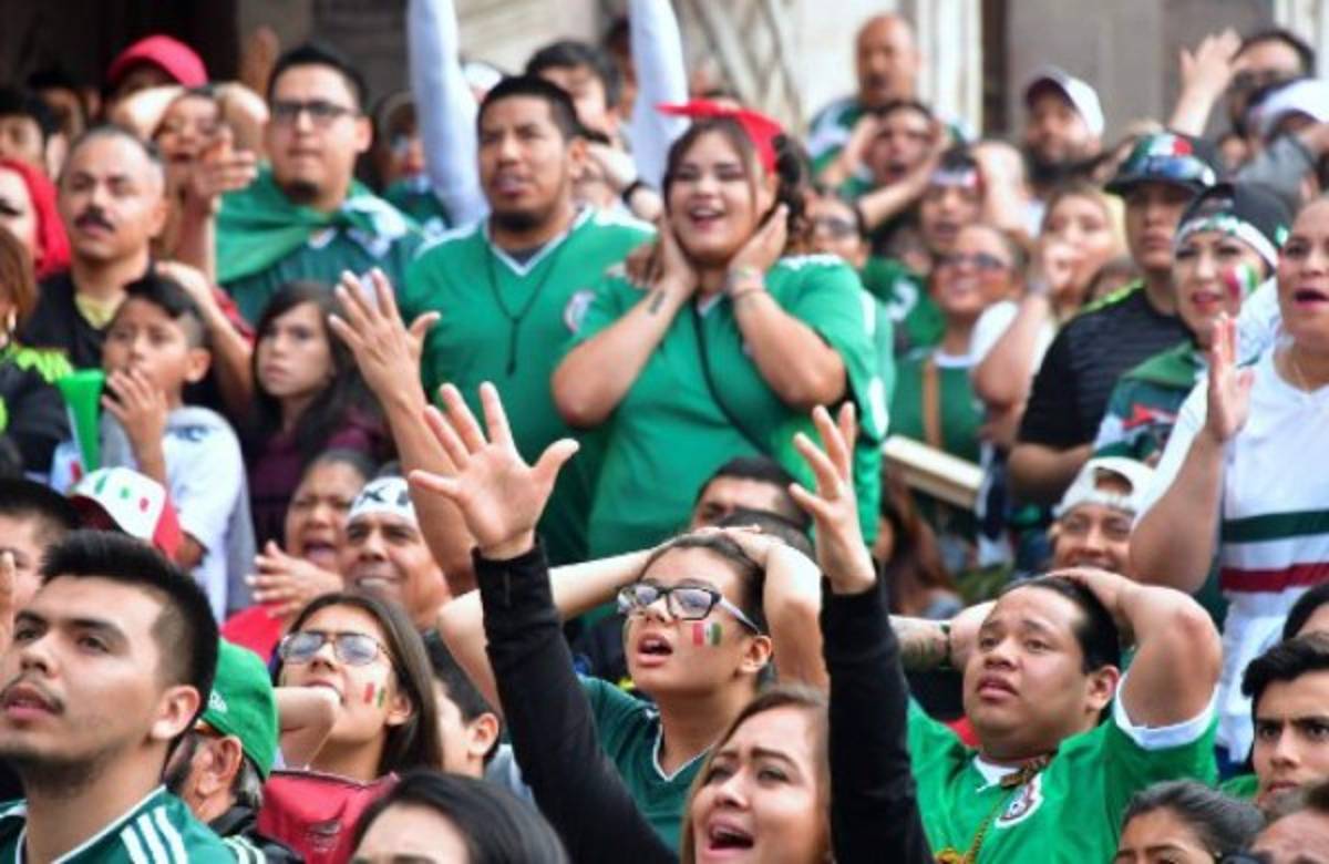 Dolorosas imágenes: Aficionados de México rompen en llanto por eliminación en Rusia