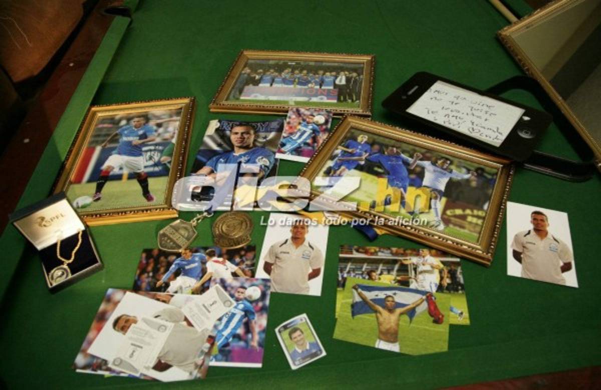 ¡Emotivas! Las fotos de la familia de Arnold Peralta en su tumba