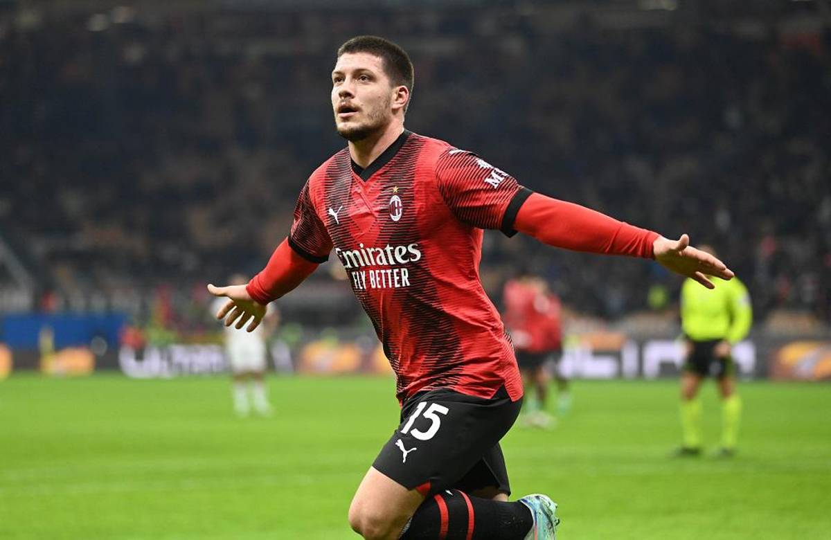 Mercado de fichajes: una figura se ofreció al Barcelona y el gran sacrificado; bomba de Salah y el City anuncia otro refuerzo