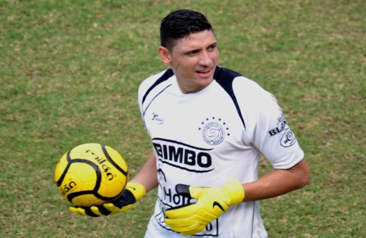 Noel Valladares, el portero con más juegos en la eliminatoria de la Concacaf