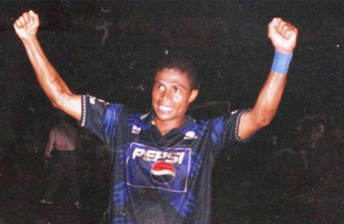 El 11 ideal de todos los tiempos en Motagua para Eddy Atala, presidente azul