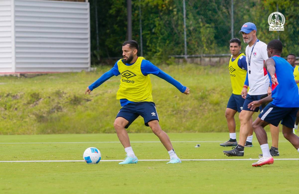 Alajuelense vs Olimpia: Espinel suelta la magia con su posible 11 titular en el juego de ida de la semifinal de Copa Centroamericana 2025