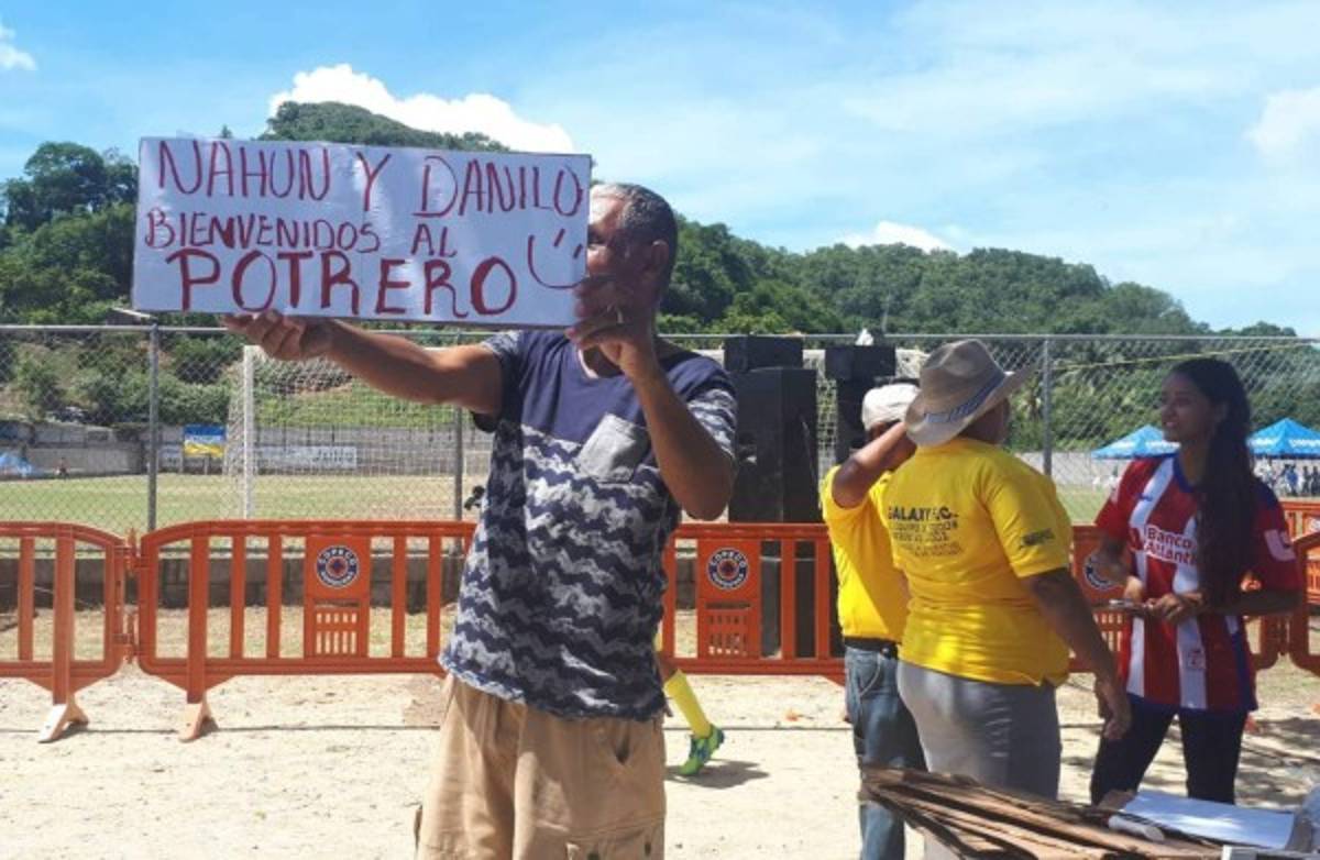FOTOS: El caluroso recibimiento que tuvo Olimpia en Roatán. ¿Y el camerino?