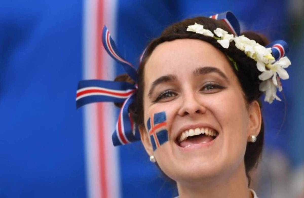 ¡Hermosas debutantes! Islandesas llenarán de belleza los estadios de Rusia