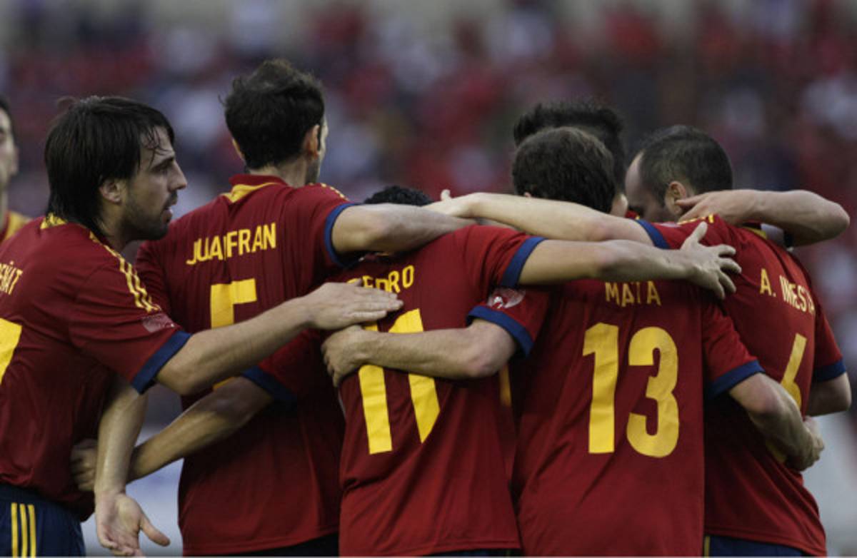 España le muestra a Panamá el fútbol de excelencia.