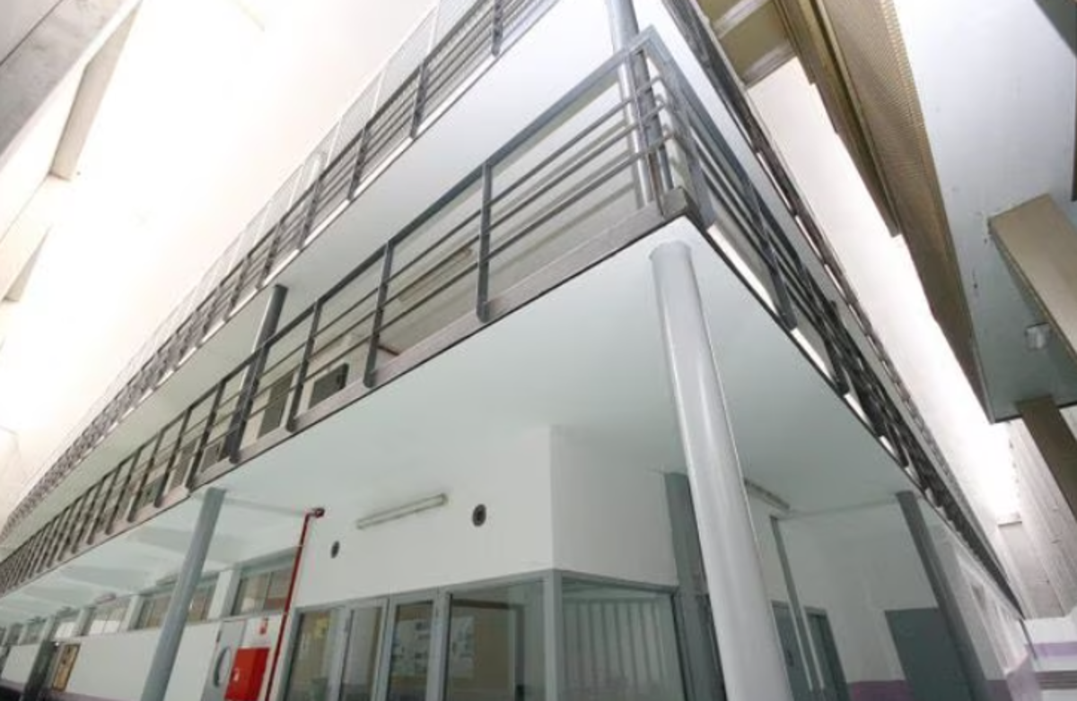 Así es la cárcel donde está detenido Dani Alves y el inusual motivo por el que no hizo la llamada a la que tenía derecho