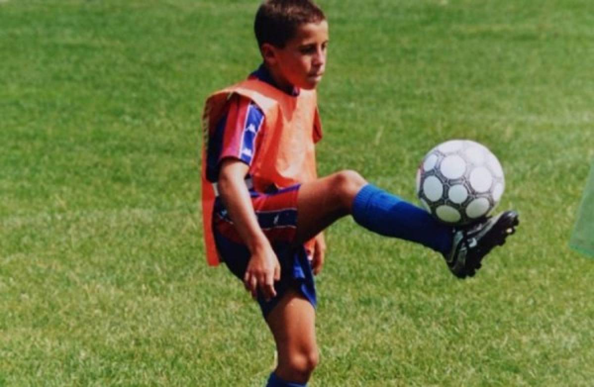 ¡Con la camiseta del Barça! Las 10 fotos inéditas de Hazard, el nuevo fichaje del Real Madrid