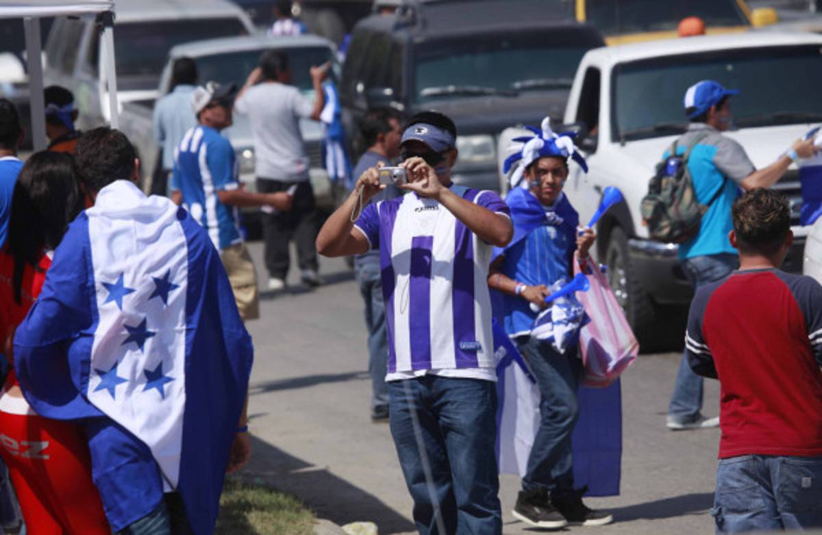 Gran Ambiente previo al Juego entre Honduras VS USA.