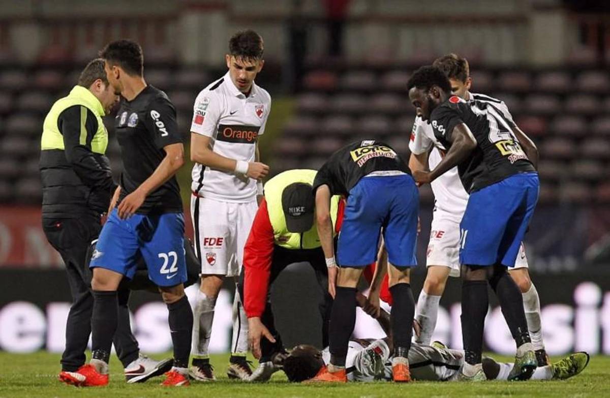 Algunos perdieron la vida: futbolistas que colapsaron en pleno partido como ocurrió con el italiano Edoardo Bove