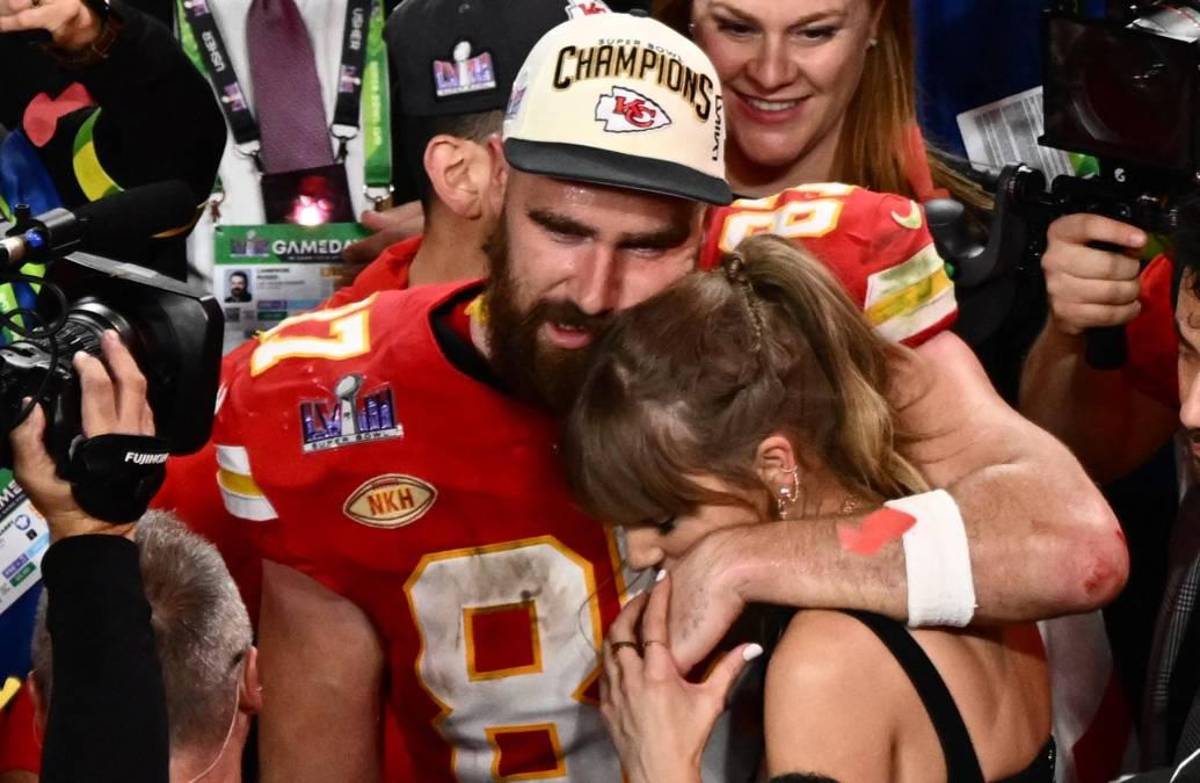 Así fue el derroche de amor entre Taylor Swift y Travis Kelce tras el Super Bowl; Donald Trump arremetió contra la cantante