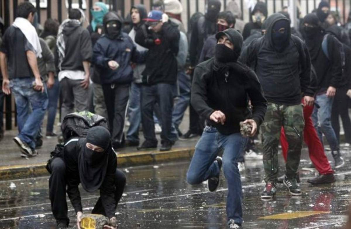 Disturbios, sangre y muertos... ¡Santiago de Chile, sede de la final de Copa Libertadores en crisis social!