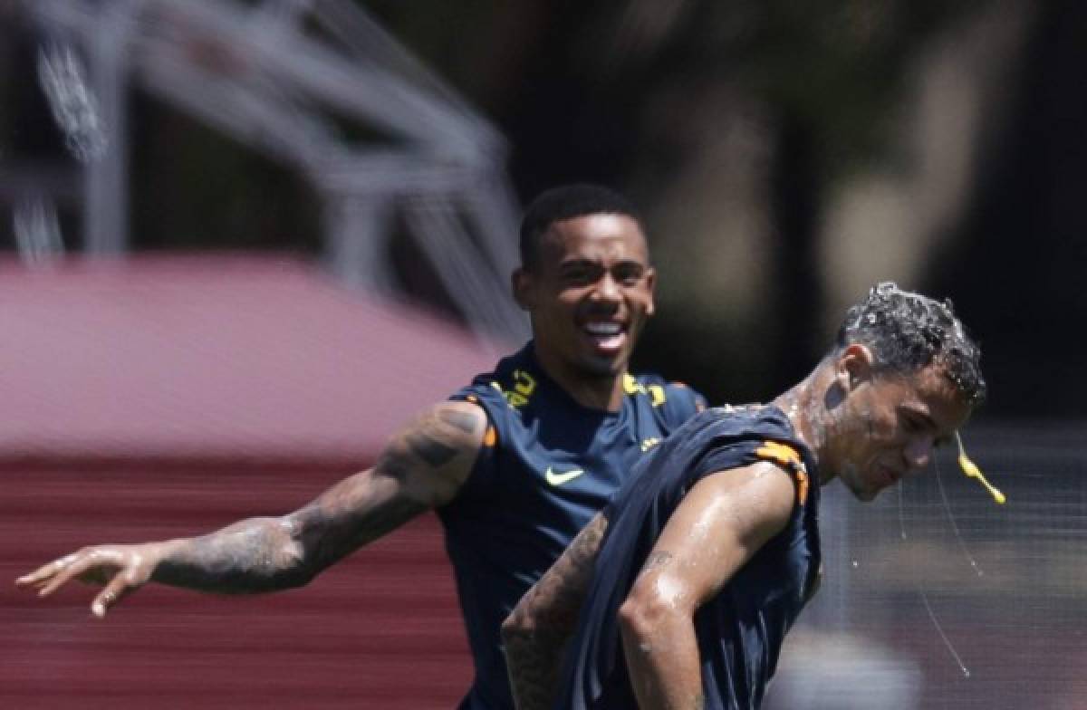 El ataque con huevos de Neymar a Coutinho en el entrenamiento de Brasil en Rusia