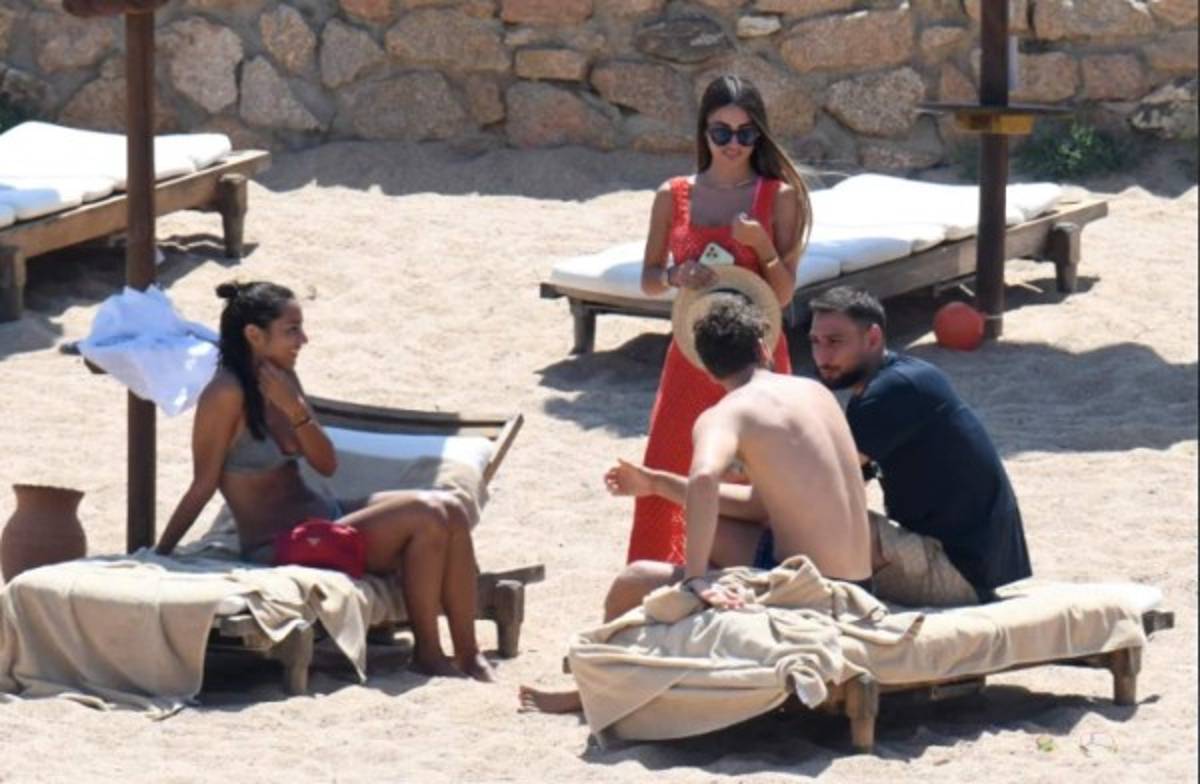 Picantes vacaciones: Alessia Elefante deslumbra junto a Gigio Donnarumma en Cerdeña tras ganar la Eurocopa