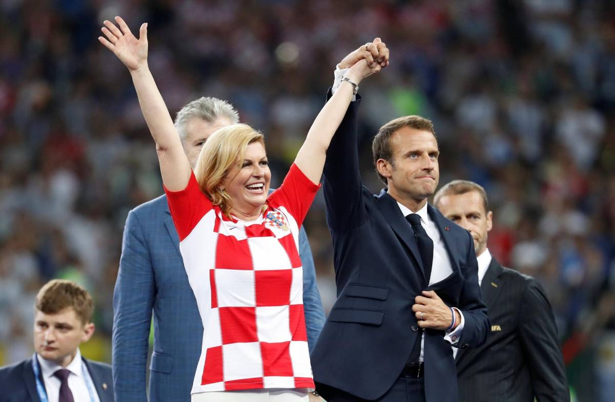 Fue un talismán en Rusia-2018 y ahora promete volver para la final en Qatar: ¿Qué fue de la hermosa expresidenta de Croacia?