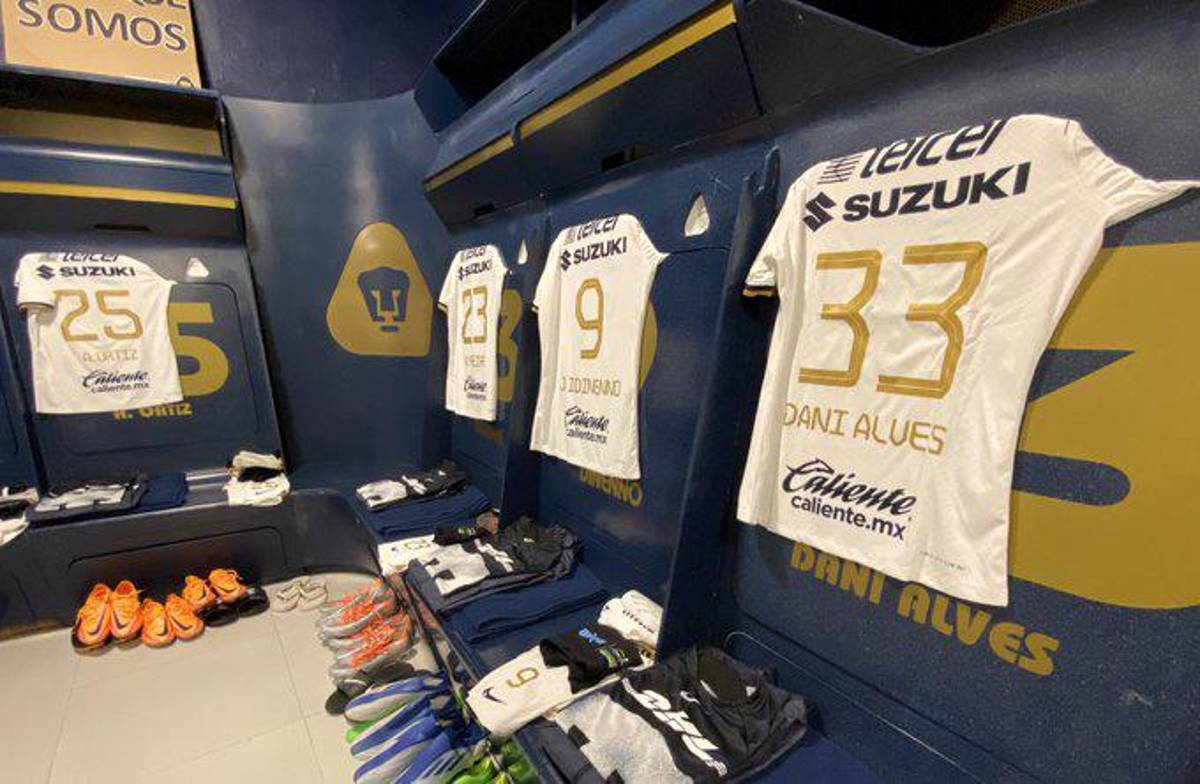 Así fue el debut de Dani Alves con los Pumas en la Liga MX: Su primer “Goya”, estadio lleno y asistencia de gol
