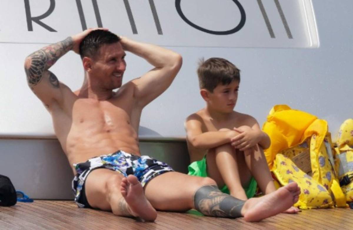 Así fue 'cazado' Messi junto a Suárez y Fábregas en Ibiza mientras se define su futuro en Barcelona
