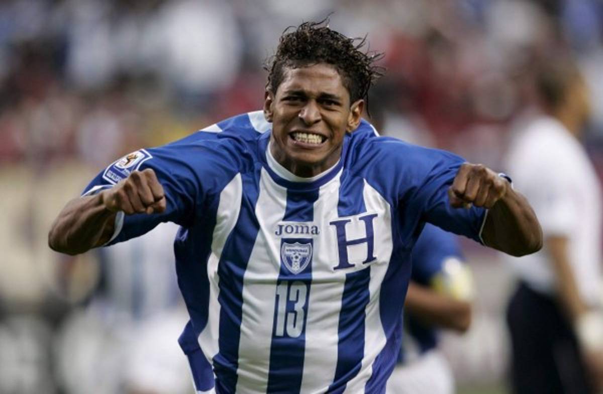 Las celebraciones curiosas y llamativas de Carlo Costly