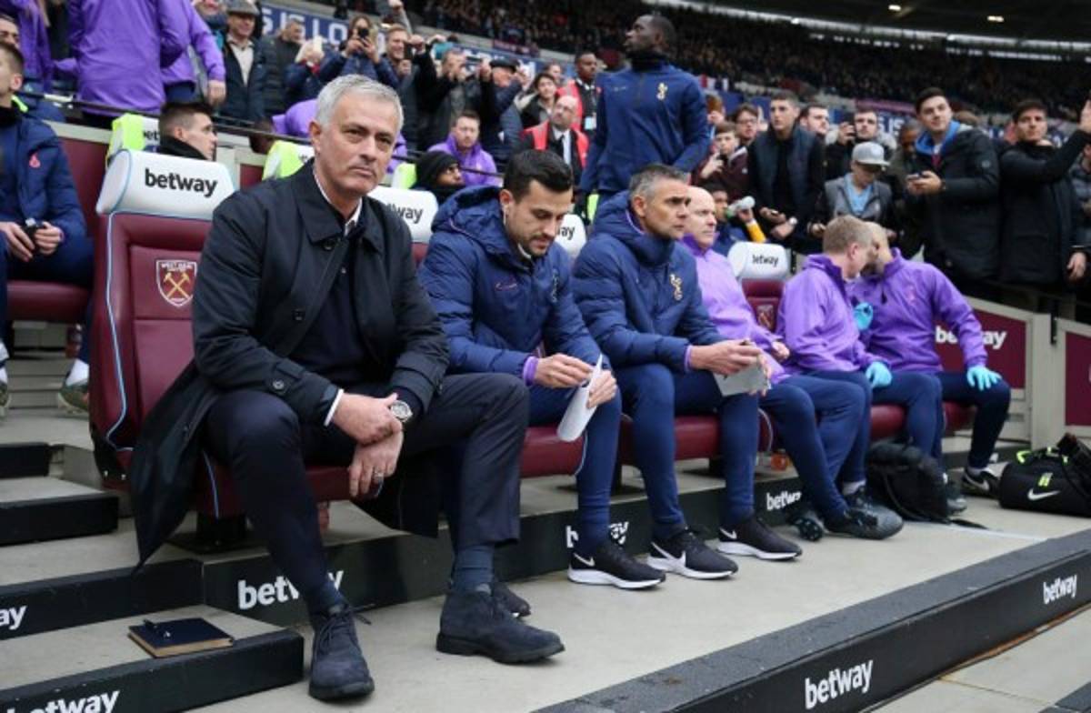Debut de Mourinho con el Tottenham fue de mucha euforia en casa del West Ham